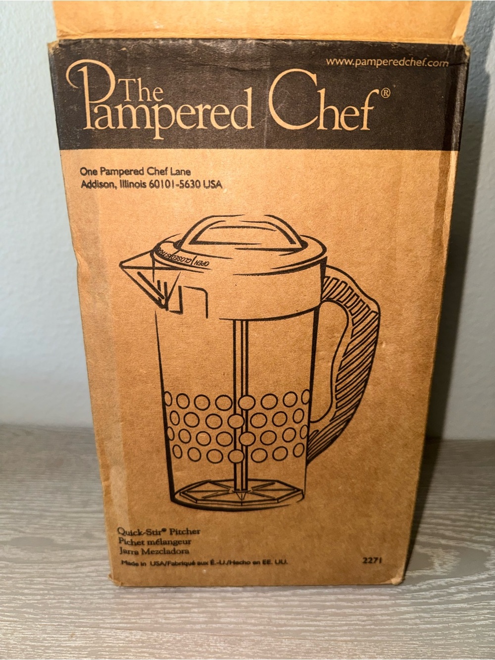 Pampered Chef Quick Stir 2 Quart Polka Dot Pattern Pitcher